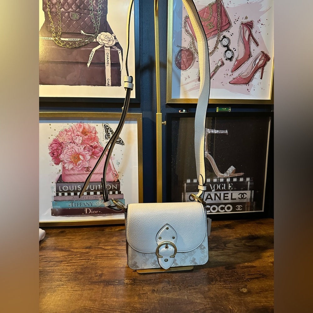 👜 Coach Beat Shoulder Bag 18 With Horse & Carriage Print